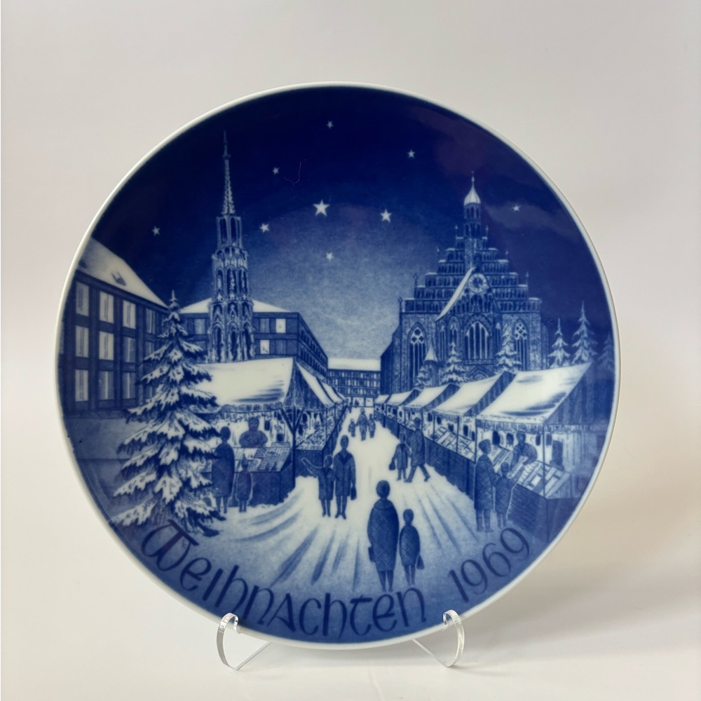 1969 Bareuther Weihnachten Plate Christkindlesmarkt (Christmas Market) Nuremberg